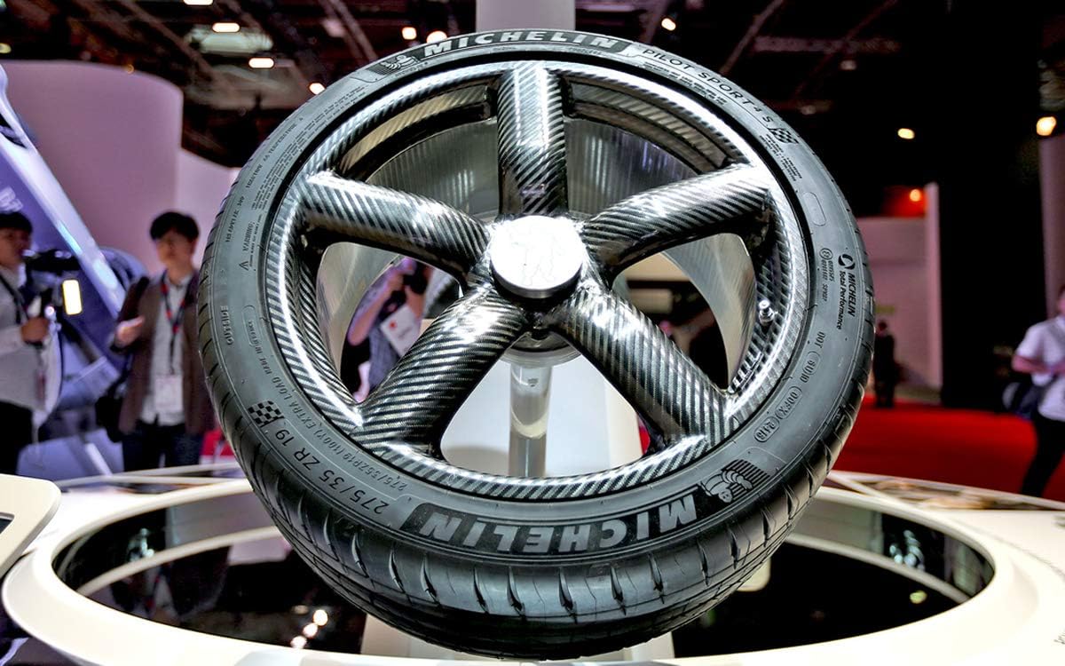 Summer Radial Car Tire 265/35ZR18/XL (97Y) T220