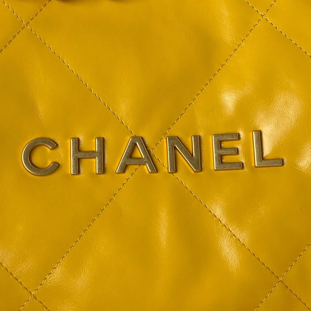 Yellow Handbag D374094