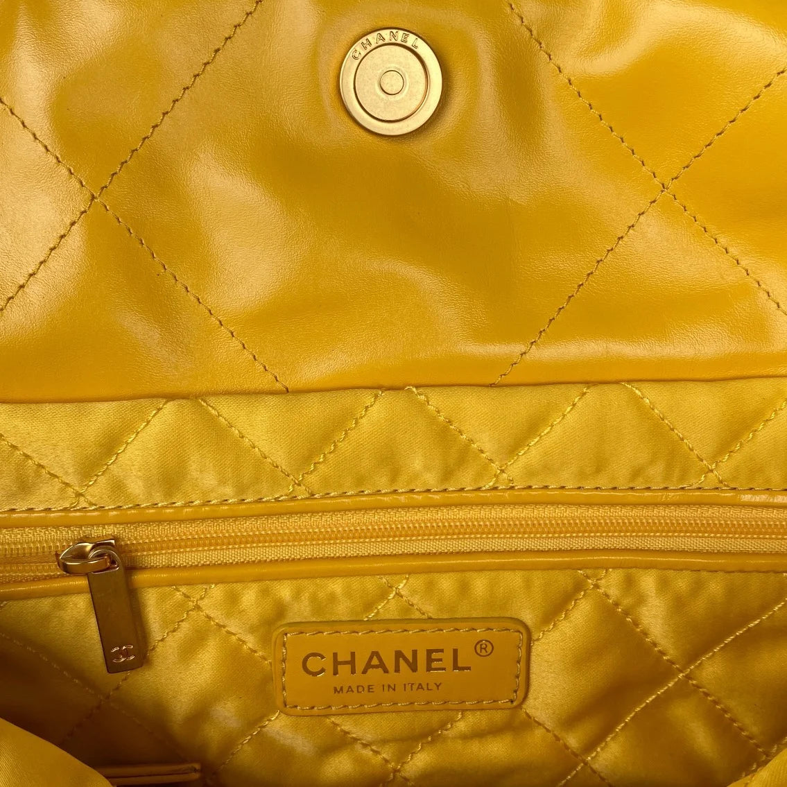 Yellow Handbag D374094