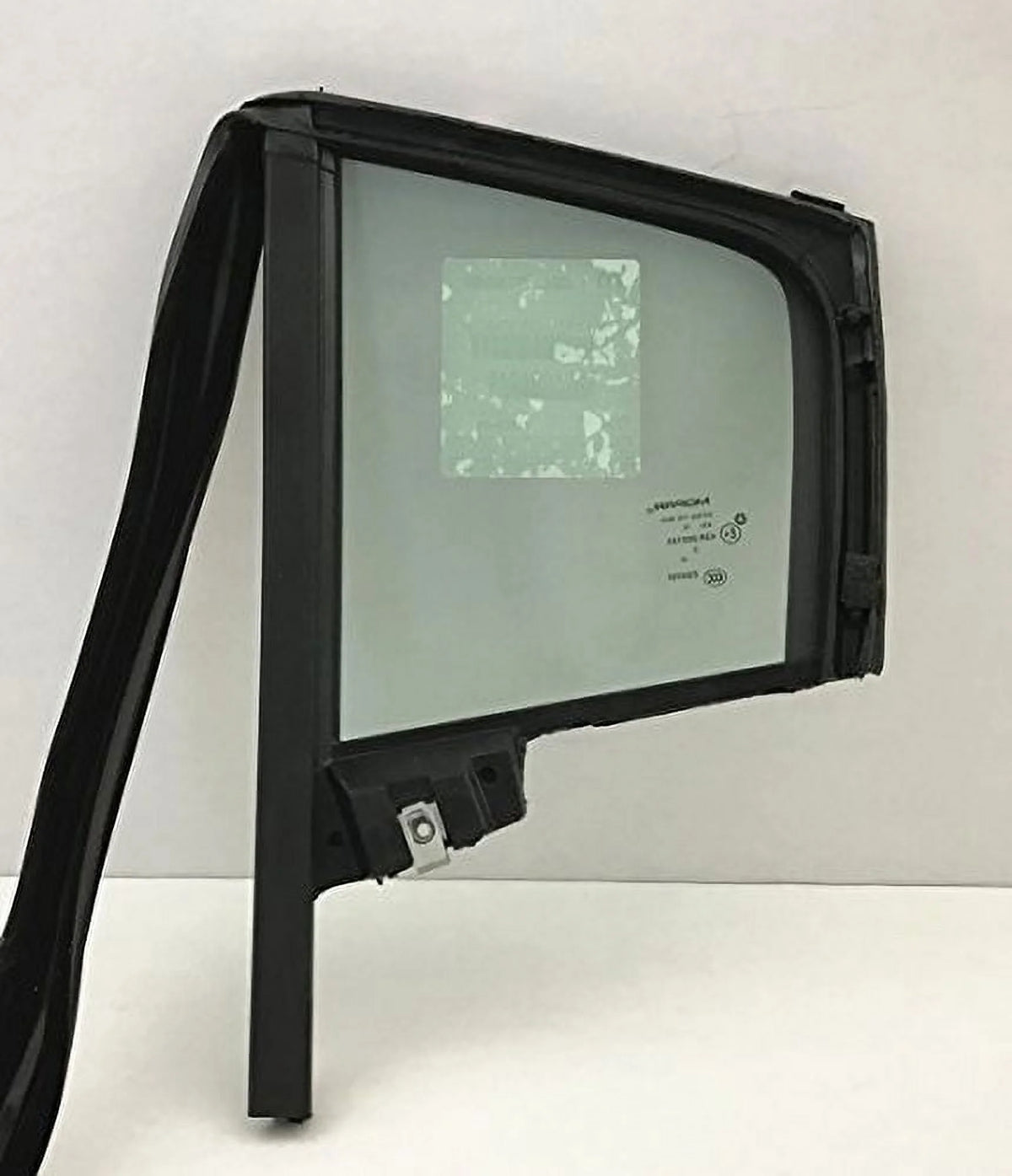 Passenger Right Side Rear Vent Window Glass V9556