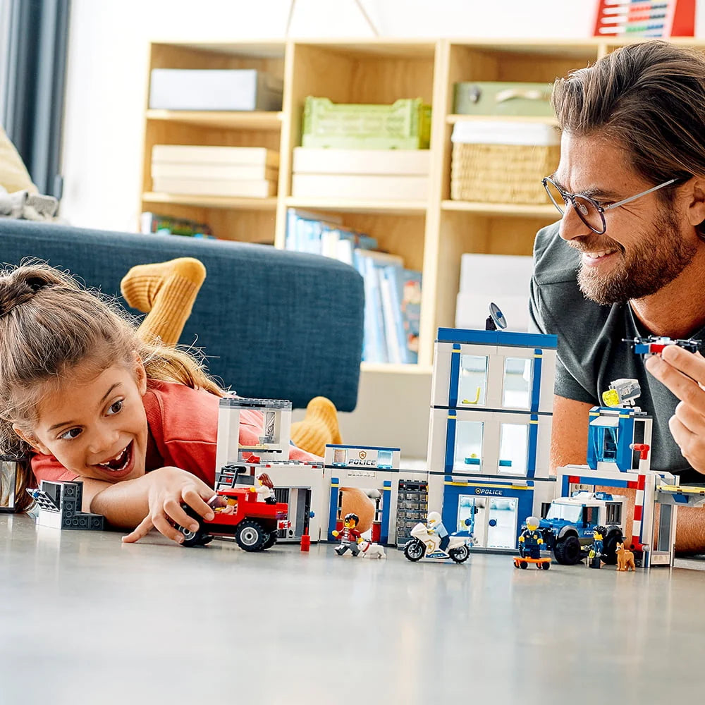 743 Pieces Building Set G73826