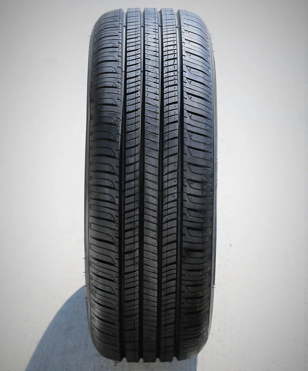 All Season 205/60R16 92H Passenger Tire I53629