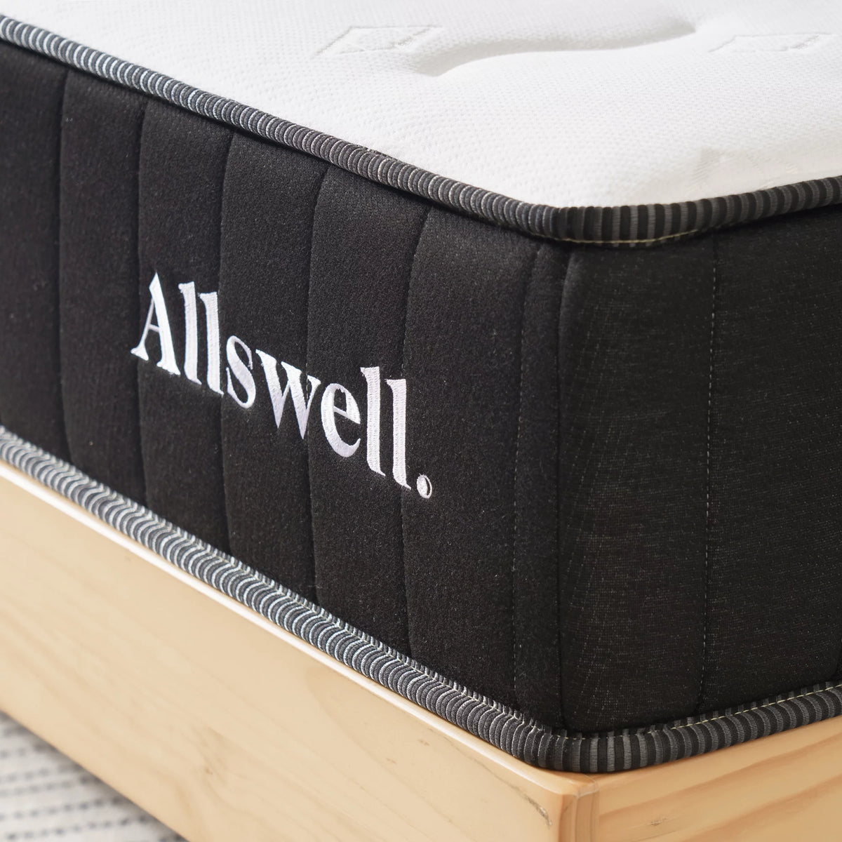 Queen Gel Memory Foam Hybrid Mattress P33039