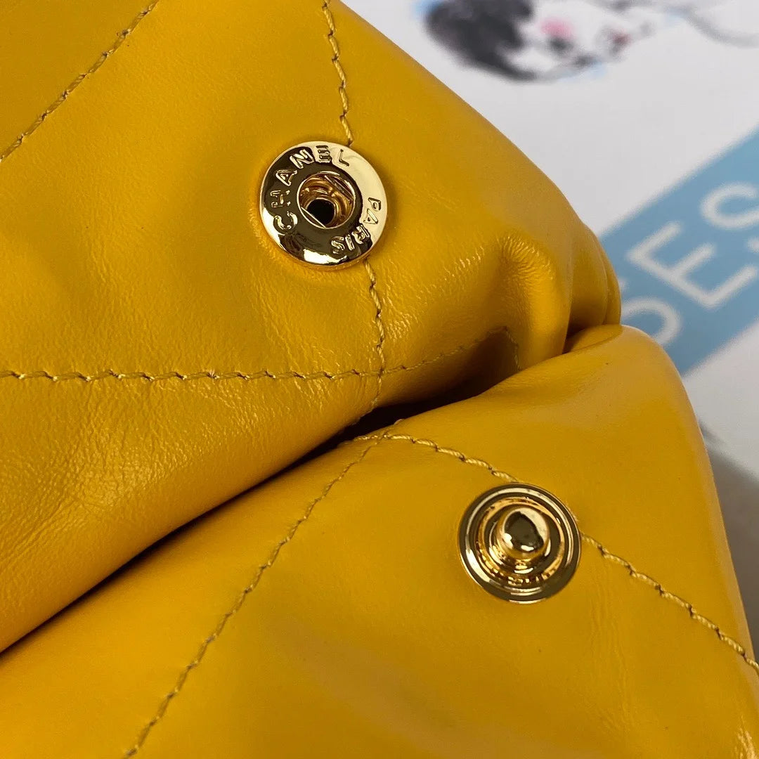 Yellow Handbag D374094