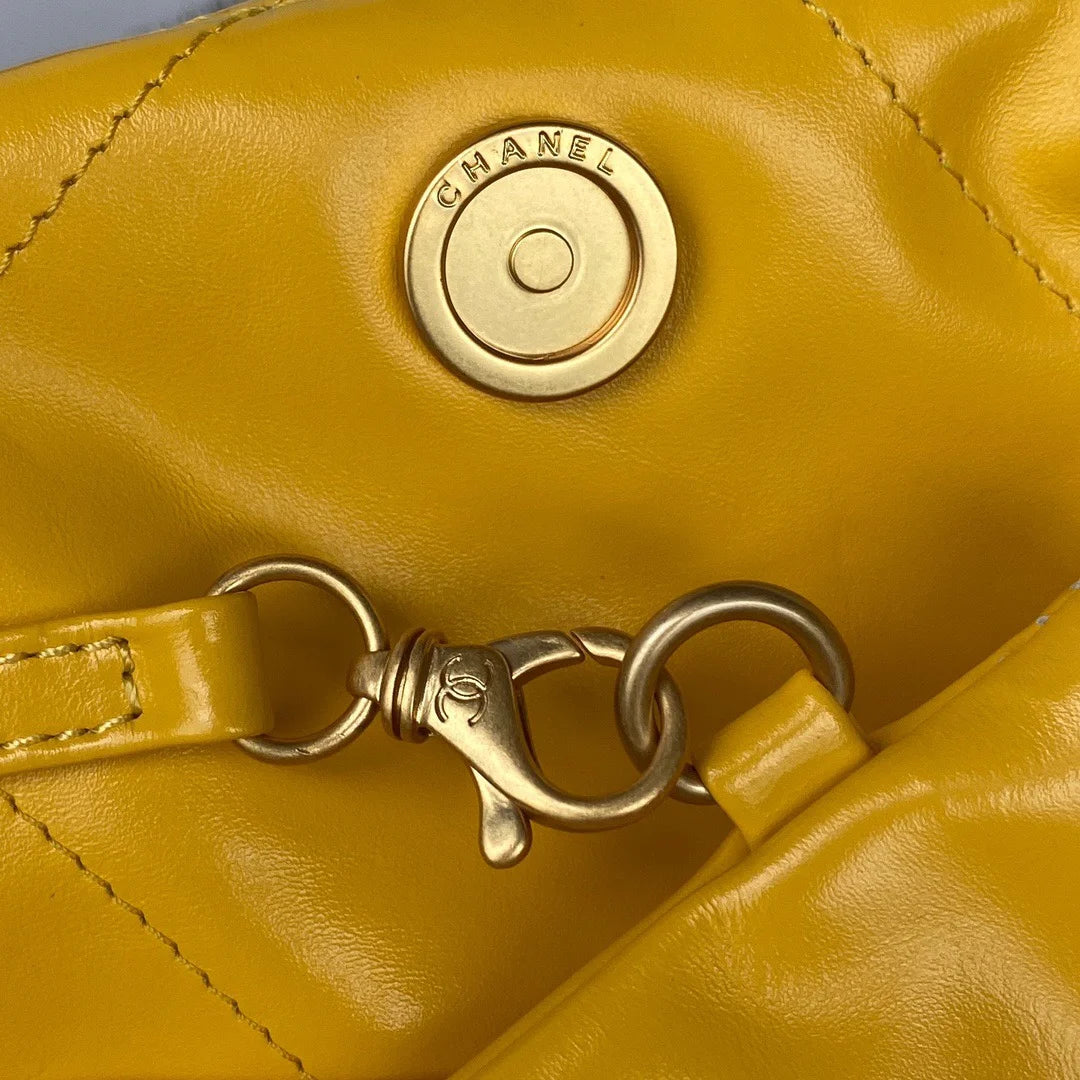 Yellow Handbag D374094