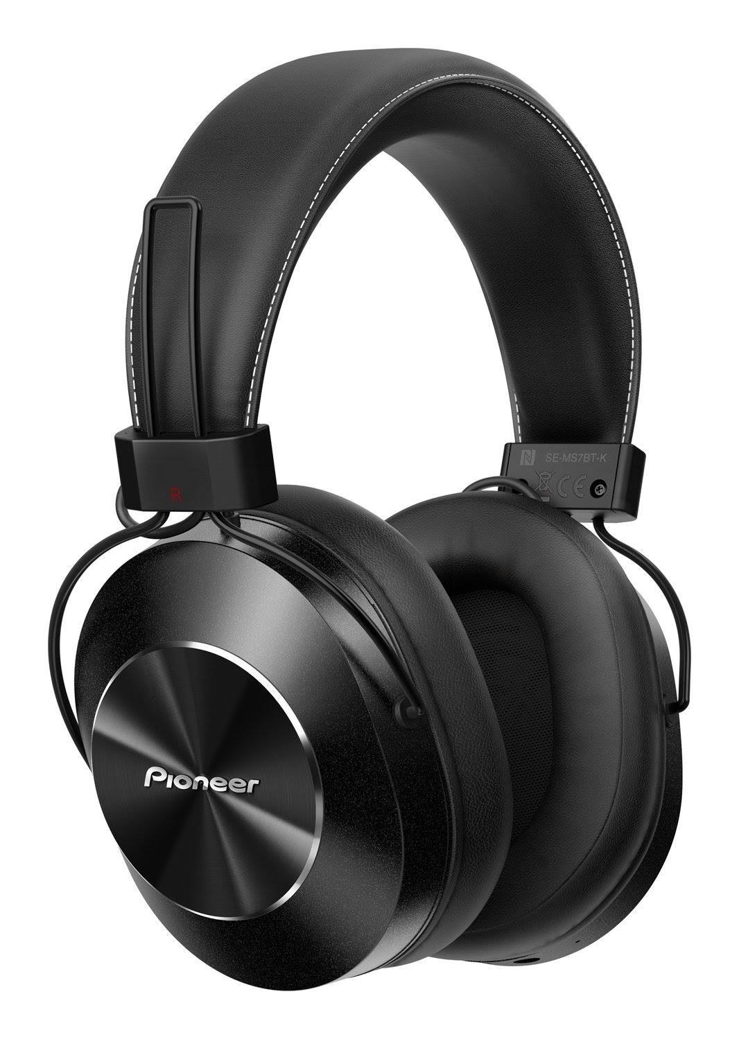 Black Bluetooth Headphones B8461
