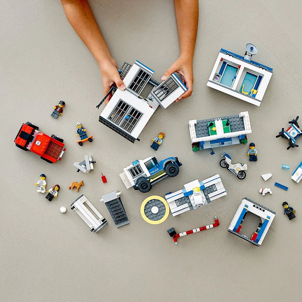 743 Pieces Building Set G73826
