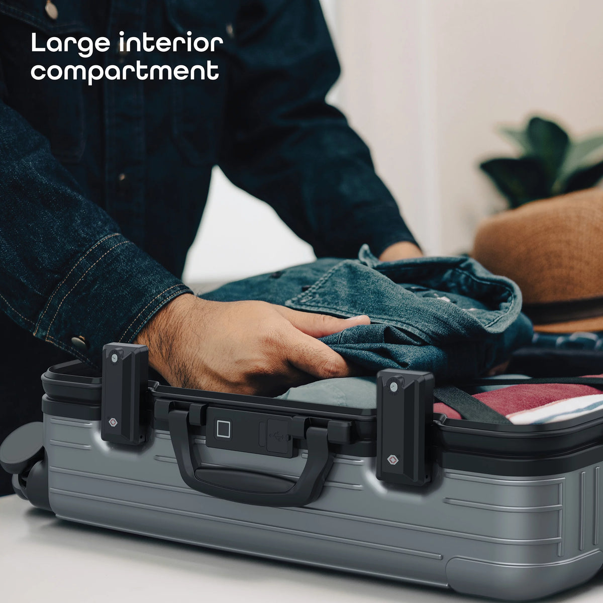 20-inch Carry-on Luggage with Spinner Wheels A484